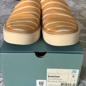 Toms sunrise sunflower riviera stripe shoe W9
